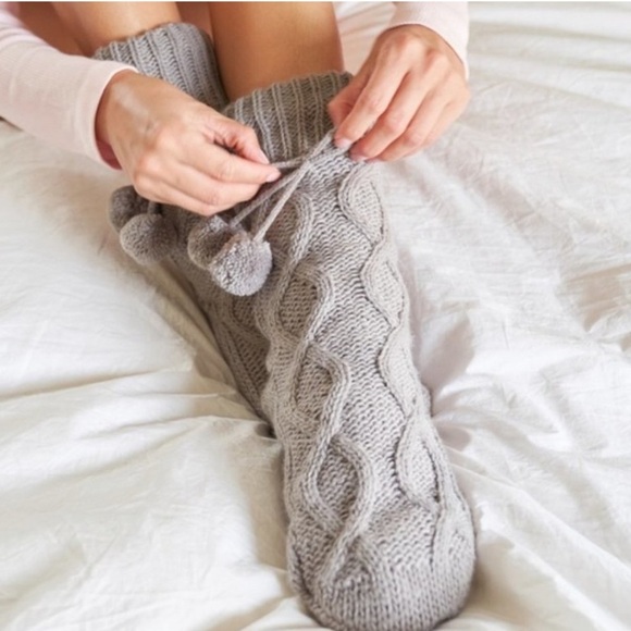 MUK LUKS Women's Pom Cabin Knit Socks - Picture 12 of 13